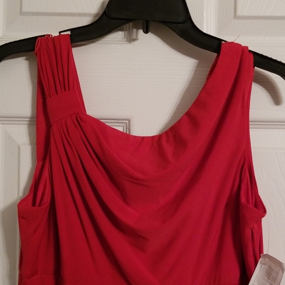 🆕Red short dress - Picture 2 of 3